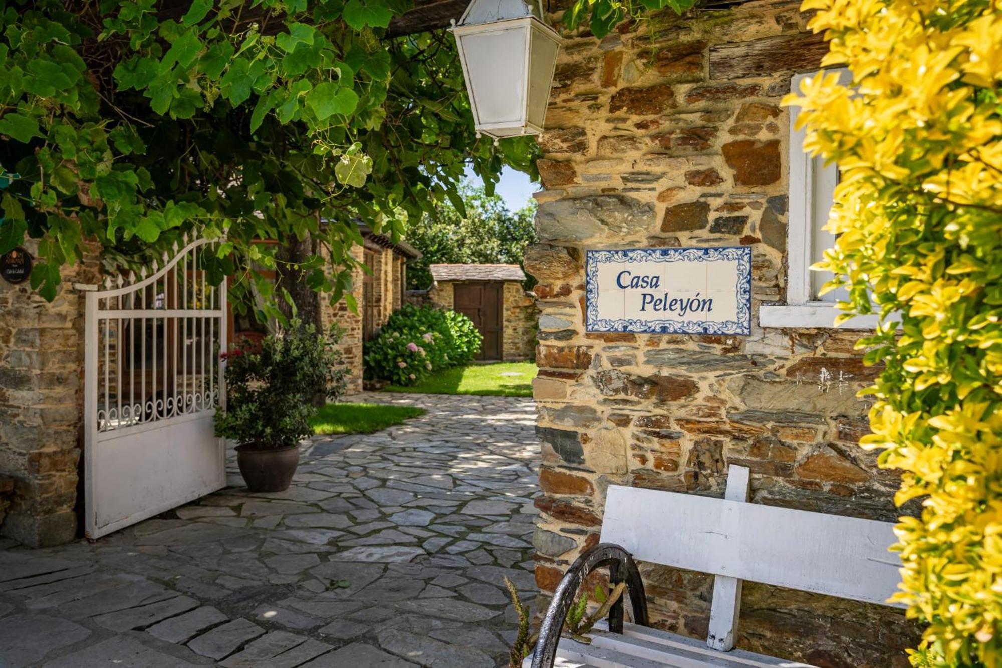 Casa Peleyon Bed & Breakfast Castropol Dış mekan fotoğraf